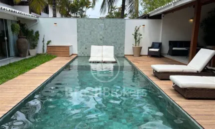 Mansão Exclusiva com Piscina e Acesso à Praia por Balsa no Santa Mônica Sul, Barra da Tijuca