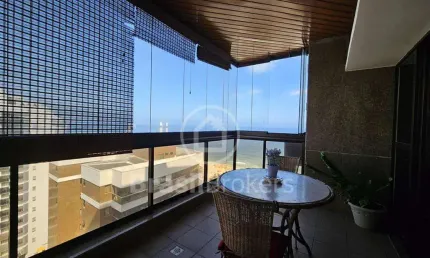 Flat com Varanda e Serviços na Barra da Tijuca de Frente ao Mar