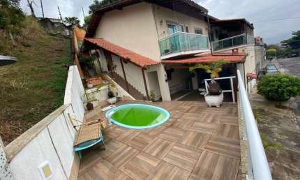 Casa com 3 dormitórios à venda, 300 m² por R$ 1.100.000,00 - Vila Valqueire - Rio de Janeiro/RJ
