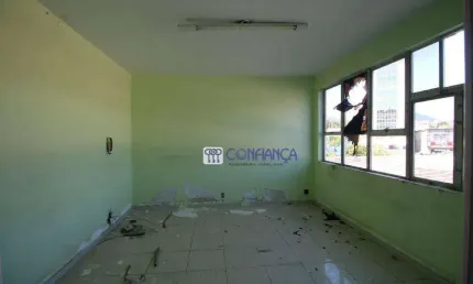 Sala Comercial a Venda no Calçadão de Campo Grande-Rj