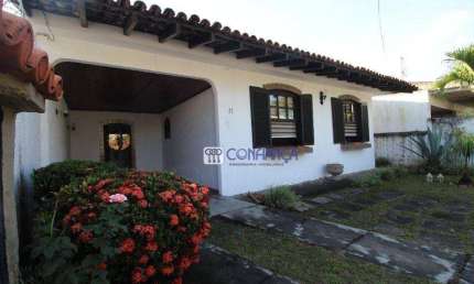 Excelente Casa Linear com 3 Dormitórios em Campo Grande-Rj