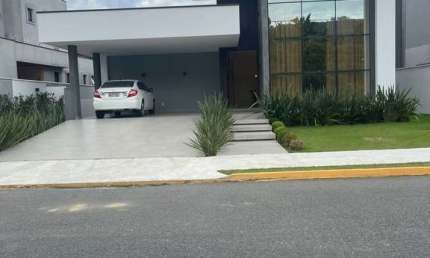 Casa em condomínio fechado com 3 quartos para alugar na Rua Ivo José Rebello, 500, Centro, Camboriú
