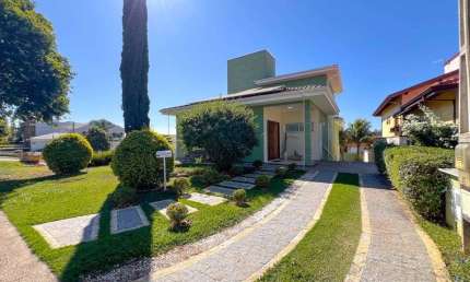 Casa térrea de 393 m2 mob. c/ 4 suítes no Cond. Reserva da Serra em Jundiaí - SP