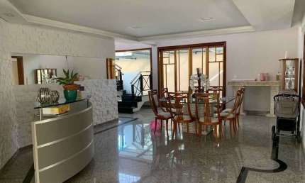 Casa de 531 m2 mobiliada c/ 3 suítes + piscina no Portal do Paraíso 1 em Jundiaí