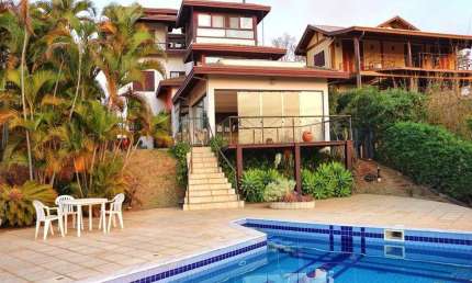 Casa mobiliada de 344 m2 c/ 4 suites no Cond. Moinho de Valinhos-SP