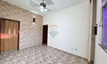 Apartamento Térreo 2 Quartos no IAPI da Penha: Reformado, de Fundos, Silencioso e com Armários
