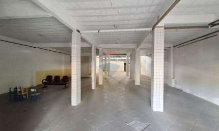 Galpão Comercial - 436m² Fácil acesso a Av. Brasil - Bangu