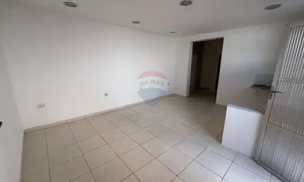 Casa de Vila Reformada em São Cristóvão: Alugue Já!