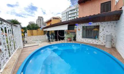 Casa com Piscina, Hidro e Varanda Gourmet em condomínio Fechado na Freguesia