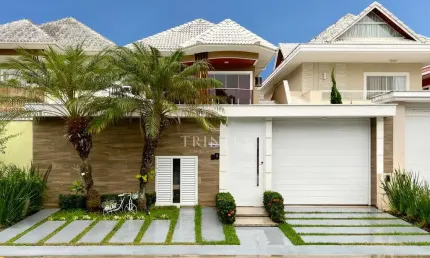 GREEN PLACE: CASA DUPLEX REFORMADA E MODERNIZADA, COM 4 QUARTOS.