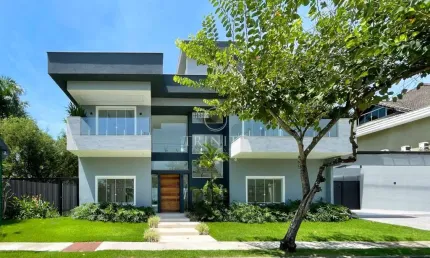 Casa no Santa Monica Jardins na Barra da Tijuca -  RJ