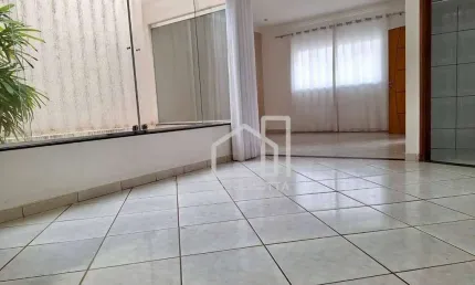 Casa com 4 dormitórios à venda, 144 m² por R$ 600.000 - Jardim Patrícia - Uberlândia/MG