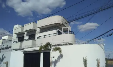 Sobrado com 3 dormitórios à venda, 112 m² por R$ 740.000,00 - Laranjeiras - Uberlândia/MG