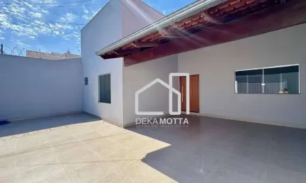 Casa com 3 dormitórios à venda, 248 m² por R$ 1.050.000 - Santa Mônica - Uberlândia/MG