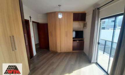Casa residencial 177 m². Possui sala, sala de jantar, cozinha com armários, 3 dormitórios com armários sendo 1 suíte, 2 banheiros com gabinete, área d