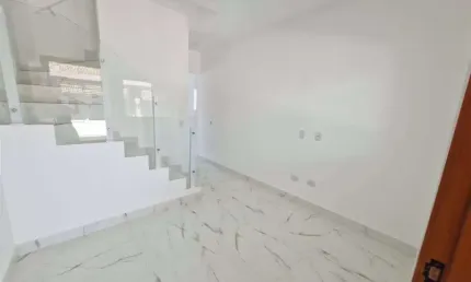 Excelente sobrado de condomínio com 2 dormitórios no bairro maracanã!