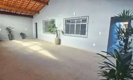 EXCELENTE CASA COM 4 DORMITÓRIOS E EDÍCULA NO BAIRRO VILA TUPI EM PRAIA GRANDE!