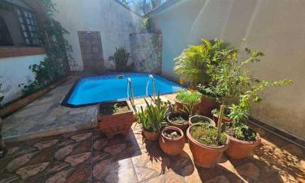 LINDA CASA COM 3 DORMITÓRIOS NO BAIRRO CANTO DO FORTE EM PRAIA GRANDE!