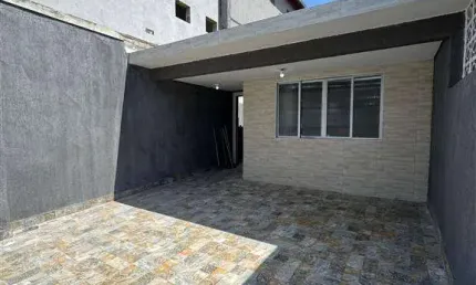 EXCELENTE CASA GEMINADA COM 2 DORMITÓRIOS NO BAIRRO BOQUEIRÃO EM PRAIA GRANDE!