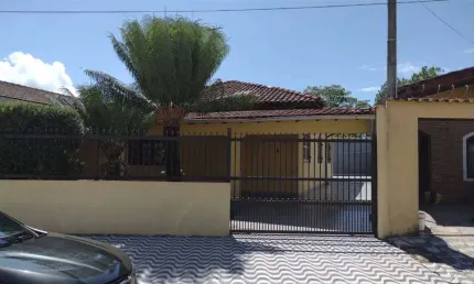 Excelente casa isolada com 3 dormitórios na praia grande!
