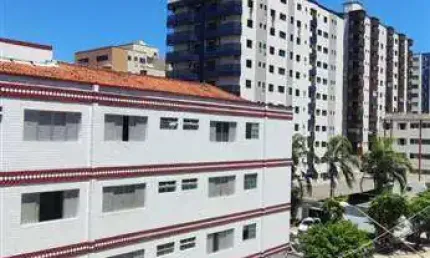 Excelente apartamento para locação de 01 dormitório. O imóvel está localizado na Vila Guilhermina, um dos bairros mais movimentados, tradicionais e procurados por turistas e querido por moradores de P