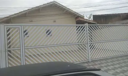 Excelente casa de condomínio térrea de 01 dormitório com quintal preivativo. o imóvel está localizado no jardim princesa, bairro que tem recebido muita valorização através de recentes investimentos em