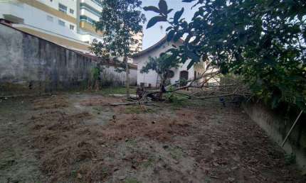 Excelente casa isolada com amplo terreno de 497,97 metros de área na Vila Caiçara.