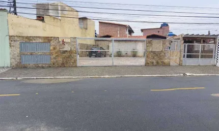 Casa de condomínio de 01 dormitório no jardim real zona 01