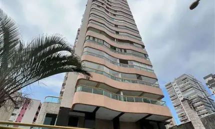 Excelente apartamento de  01 dormitório, sendo 01 suíte, sacada gourmet envidraçada e lazer completo. O imóvel está localizado no Campo da Aviação, bairro que recebeu muitas melhorias nestes últimos a