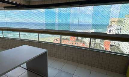 Excelente apartamento de 03 dormitórios, sendo 02 suítes, sacada gourmet envidraçada, 02 vagas de garagem, vista livre para o mar. O imóvel está localizado na Vila Assunção bairro adjacente à Cidade O
