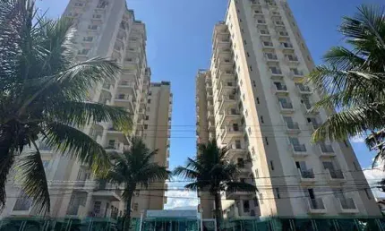 Excelente apartamento de 03 dormitórios, sendo 01 suíte, 01 vaga de garagem, bicicletário, prédio frente ao mar, com piscina e ampla área gourmet com churrasqueira. O imóvel está localizado no Balneár