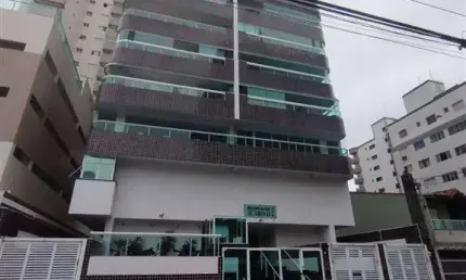 Excelente apartamento de 02 dormitórios, sendo 01 suíte, 01 vaga de garagem, sacada gourmet com churrasqueira e vista para o mar.o imóvel está localizado na cidade ocian, bairro mais tradicional de pr