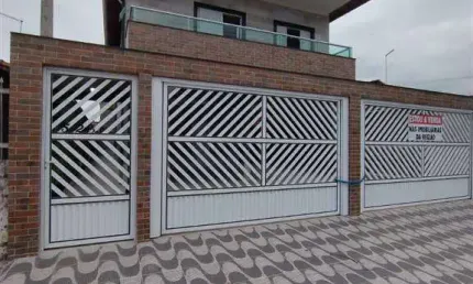 Excelente casa de condomínio sobreposta alta no Vilamar, Vila Caiçara
