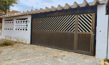 Excelente casa de 03 dormitórios, sendo 01 suíte, 04 vagas de garagem, churrasqueira e edícula. O imóvel está localizado no Jardim Real, bairro que tem recebido muita valorização através de recentes i