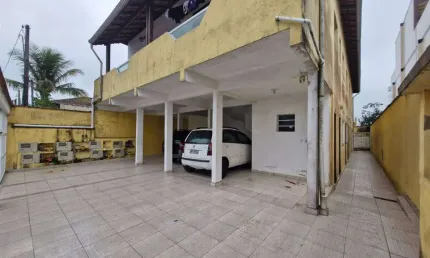 Excelente casa de condomínio sobreposta alta  com 01dormitório e pagamento facitilitado.