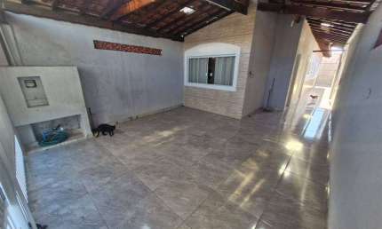 EXCELENTE CASA GEMINADA COM 02 DORMITÓRIOS NO BAIRRO VILA CAIÇARA EM PRAIA GRANDE!