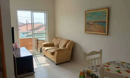 Excelente casa de condomínio com 01 dormitório no bairro maracanã em praia grande!