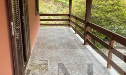 Casa para Locação em Petrópolis, Duarte Silveira, 2 dormitórios, 1 banheiro, 1 vaga