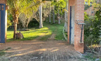 CHÁCARA DE ALTO PADRÃO com casa + lazer completo – 13.000 m² na Estrada do Limoeiro – Londrina