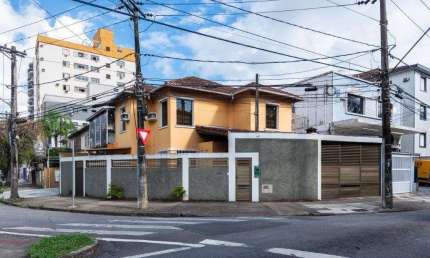 Casa / Sobrado para Locação em Santos, Embaré, 3 dormitórios, 3 banheiros, 2 vagas
