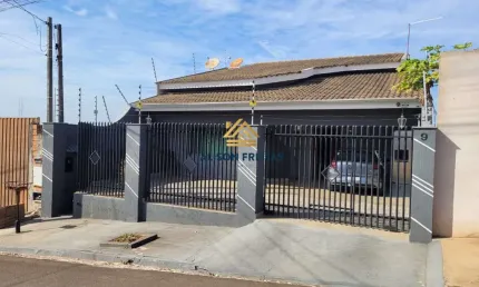 Casa com 3 quartos à venda na Rua Das Orquideas, Jardim do Lago, Ibiporã