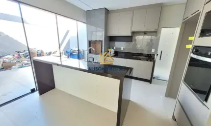 Casa nova mobiliada, com 3 quartos, cozinha gourmet.