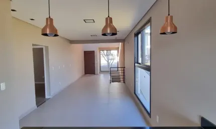 Casa Nova com 03 dormitórios, excelentes acabamentos e pronta pra morar!