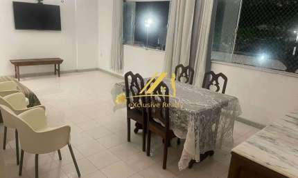 Apartamento super espaçoso em Ondina, com vista mar, bem no circuito do Carnaval. 132m2, 3 quartos. Portaria 24hs, sem elevador, 2 vagas de garagem!