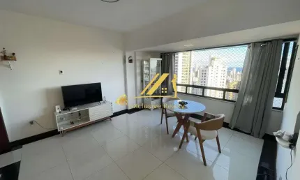 Apartamento 2 quartos, 1 suíte, na melhor localização da Graça, em plena Av. Euclides da Cunha. Andar alto, super ventilado, nascente com vista mar.
