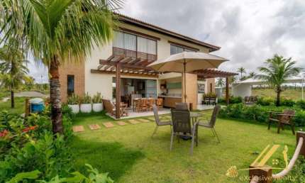Imbassaí Privilege, casa beira mar no  melhor de Imbassaí! Empreendimento com total infraestrutura de lazer! Praia maravilhosa!