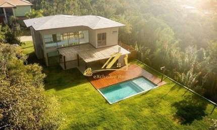Casa em Praia do Forte, Cond Ilha dos Pássaros. 400m2 de área construída, 4 suítes, nova! Jardim, piscina. Condomínio com boa infraestrutura de lazer