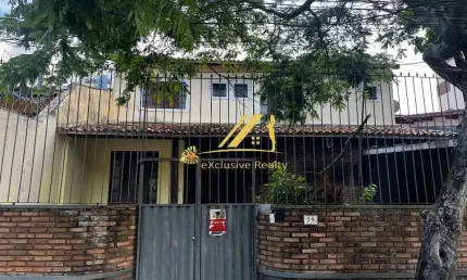 Alugamos casa com 280m2 de área Construída, na Pituba, pertinho do Tatu Bola. Ótimo espaço para instalar o seu negócio.