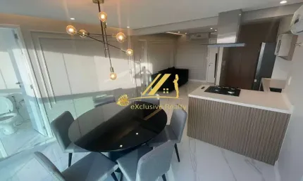 Quarto e sala, 59m2, finamente decorado com lavabo e mobiliado, 1 vaga de garagem.Celebration Garibaldi. 1 vaga de garagem + depósito. Andar bem alto.