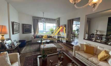 Cobertura Duplex super espaçosa, numa localização espetacular, com vista mar. 600m2.